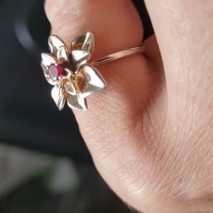 Silver 0,2ct Ruby Natural Flower Ring